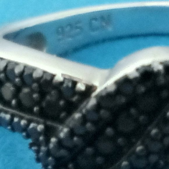 Sparkly, black spinel ring size 6 - Picture 3 of 7